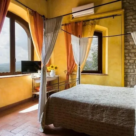 Due Villa San Cristoforo a Perticaia